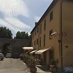 Le Mura E 3* Città di Castello